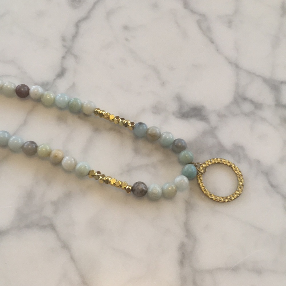 💕Free with purchase💕 Mint and gold necklace